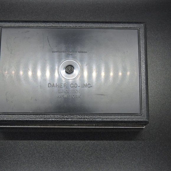 Vintage Daher Co. Rembrandt Metal Lid / Plastic Storage Trinket Box - Picture 10 of 10